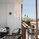 Junto A La Playa En El Centro Кониль-де-ла-Фронтера