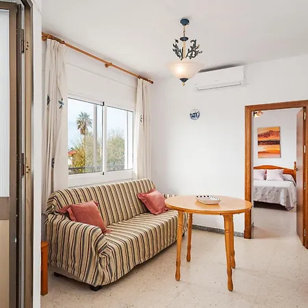 Junto A La Playa En El Centro Conil De La Frontera